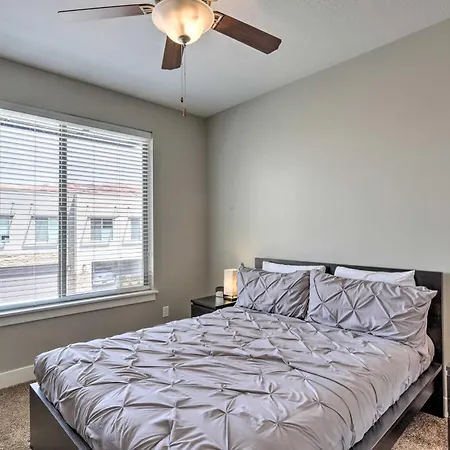 Luxury Downtown Moab Townhome With Pool Access!